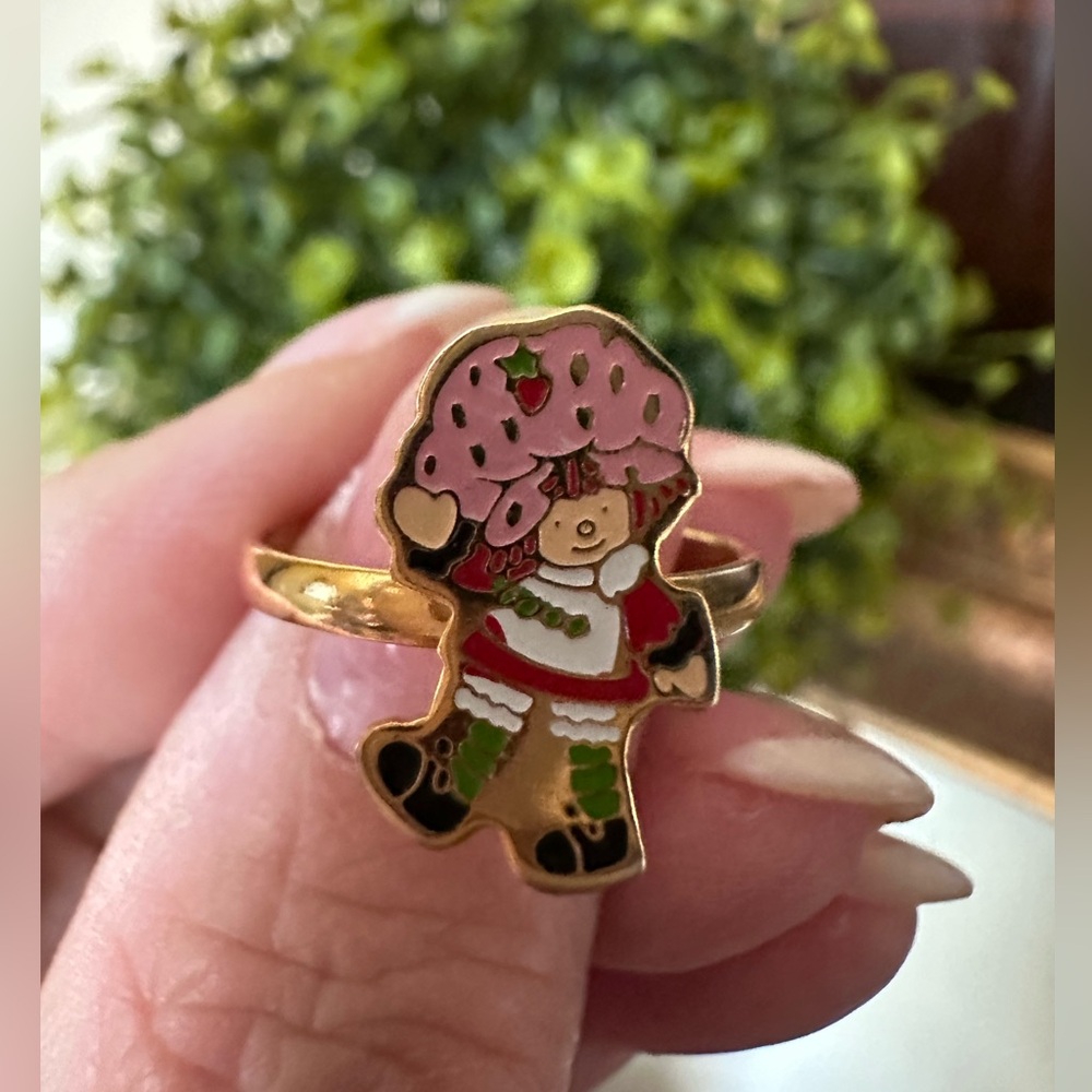 vintage AGC 1980s Strawberry Shortcake enamel metal ring‎